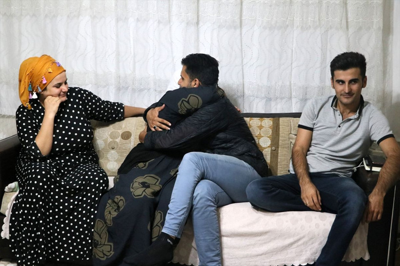 Yıllar sonra evlatlık olduğunu öğrendi 33 yıl sonra annesiyle bir araya geldi - Resim: 4