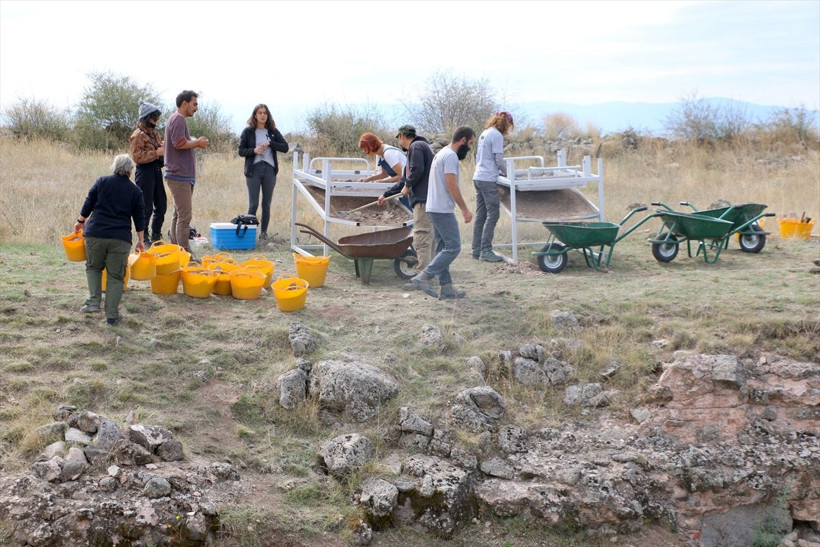 Osman Gazi'nin fethettiği Karacahisar'daki kazılarda bulundu bilinen 2-3 örnekten biri çıktı - Resim: 4