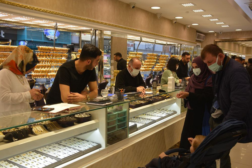 Fiyatlar yükseldi daha da yükselecek! 1 günde 1.5 milyonluk altın bozdurdular - Resim: 4