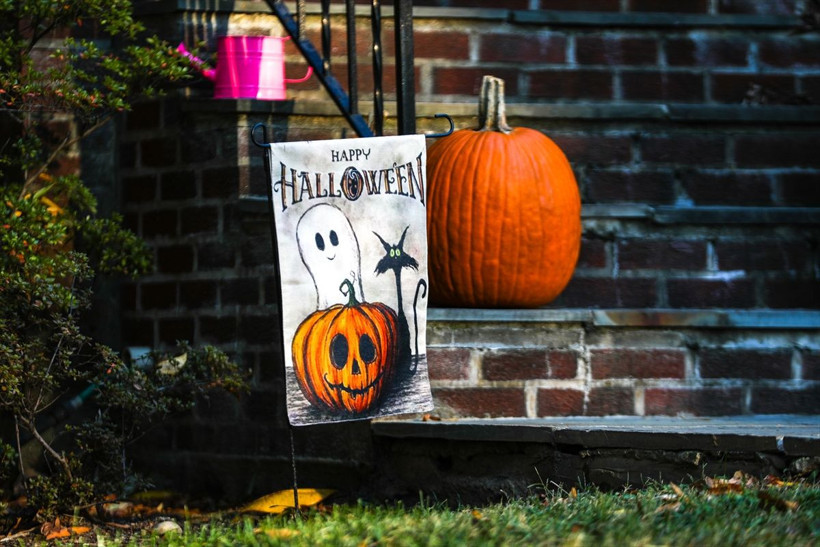 Cadılar Bayramı'nda ilginç görüntüler ABD'nin bu ilçesini zombiler iskeletler süsledi - Resim: 3