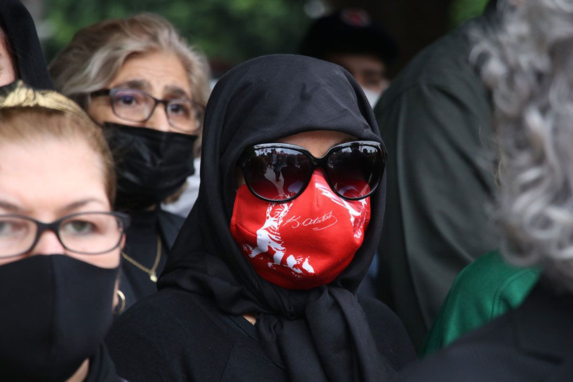 Saat 9'u 5 geçe hayat bir dakikalığına durdu! Türkiye Atasına saygısını sundu - Resim: 2