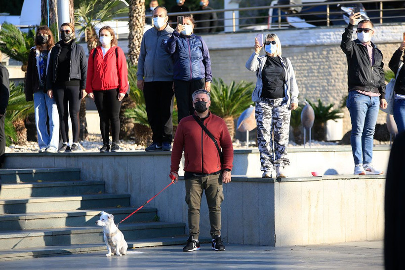 Saat 9'u 5 geçe hayat bir dakikalığına durdu! Türkiye Atasına saygısını sundu - Resim: 4