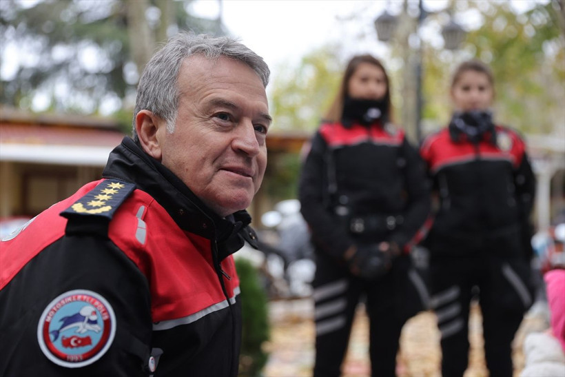Edirneliler şaşkına döndü! Kask vardı gözlerinden tanıdılar - Resim: 3