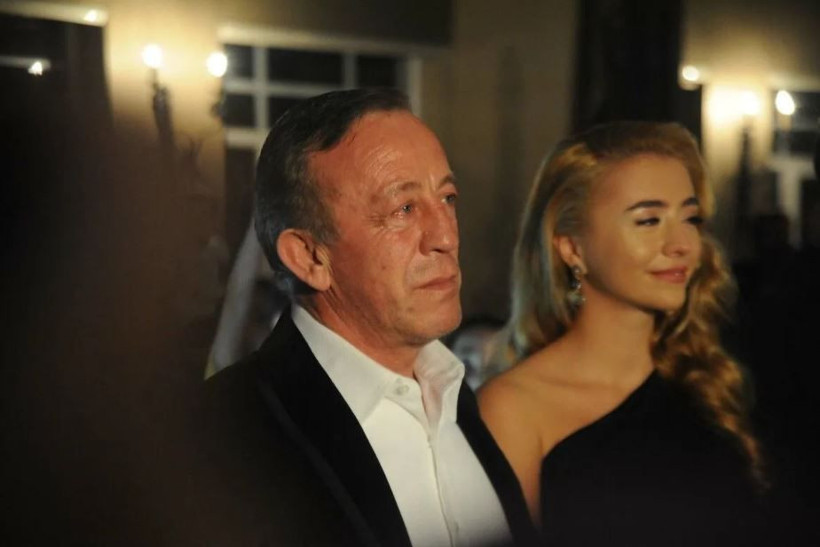 Ali Ağaoğlu dede oldu kesenin ağzını açtı Kızı Sena'ya ilk erkek torunu için villa hediyesi - Resim: 4