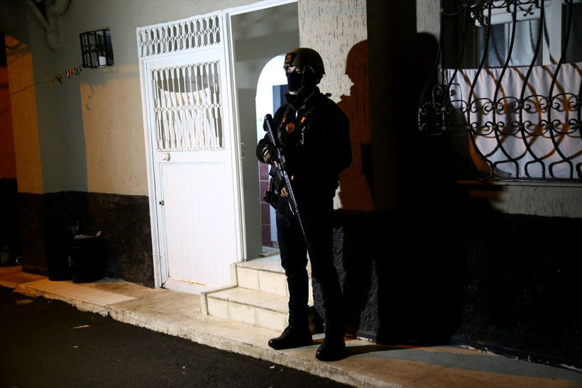 Adana'da PKK'ya büyük operasyon! 17 şüpheli için baskınlar yapıldı - Resim: 3