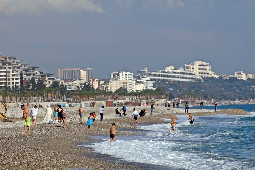 Antalya'da sıcak havayı gören akın etti telefona sarıldı: Çok şaşırdım - Resim: 3