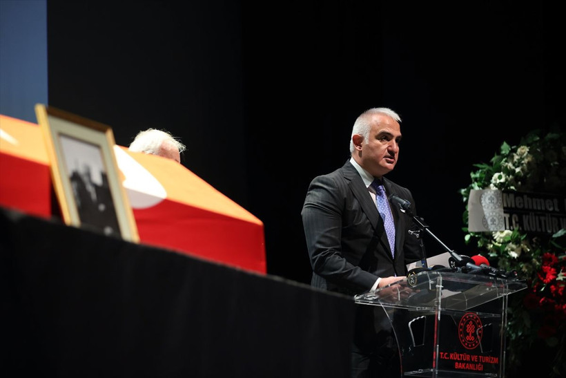 Devlet sanatçısı Prof. Dr. Alaeddin Yavaşca son yolculuğuna uğurlandı! Ayten Yavaşca: Yarım gitti - Resim: 2