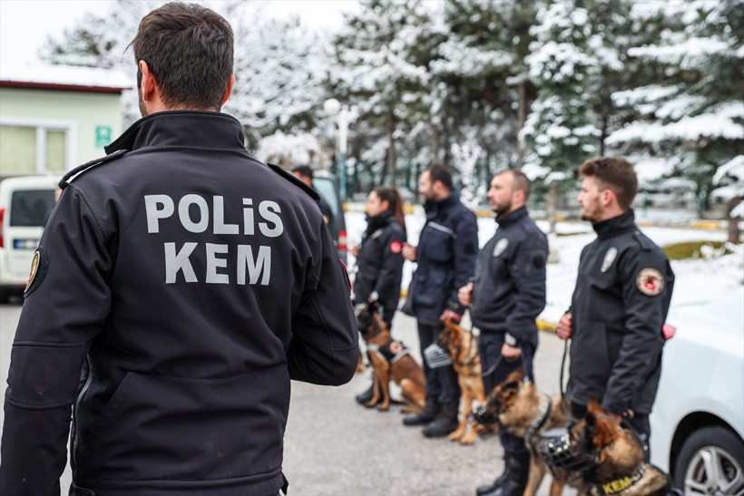 Operasyonların gizli kahramanları dedektör köpekler sıkı eğitimden geçiriliyor - Resim: 3