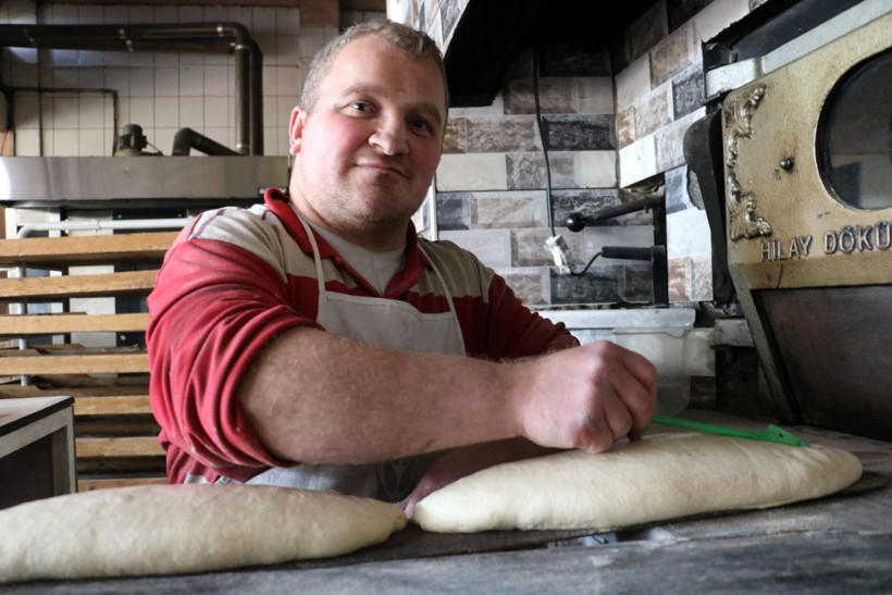 Herkes zam yaparken ekmeğin fiyatını indiren Sivaslı fırıncı vatandaşın takdirini topladı - Resim: 2