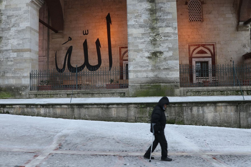 Trakya'da kar ve fırtına etkili oluyor! Çatılar uçtu ağaçlar devrildi - Resim: 1