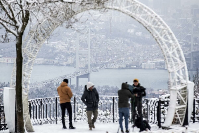 İstanbul'a fena geliyor her semte bu akşam kar yağacak! Uçuşlar yüzde 15 azaltıldı! Meteoroloji ve Orhan Şen saat verdi - Resim: 4