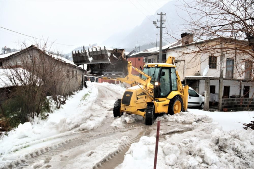 Antalya'da sıradışı meteoroloji olayı! 30 santimetre dolu yağdı inanılmaz görüntüler - Resim: 2