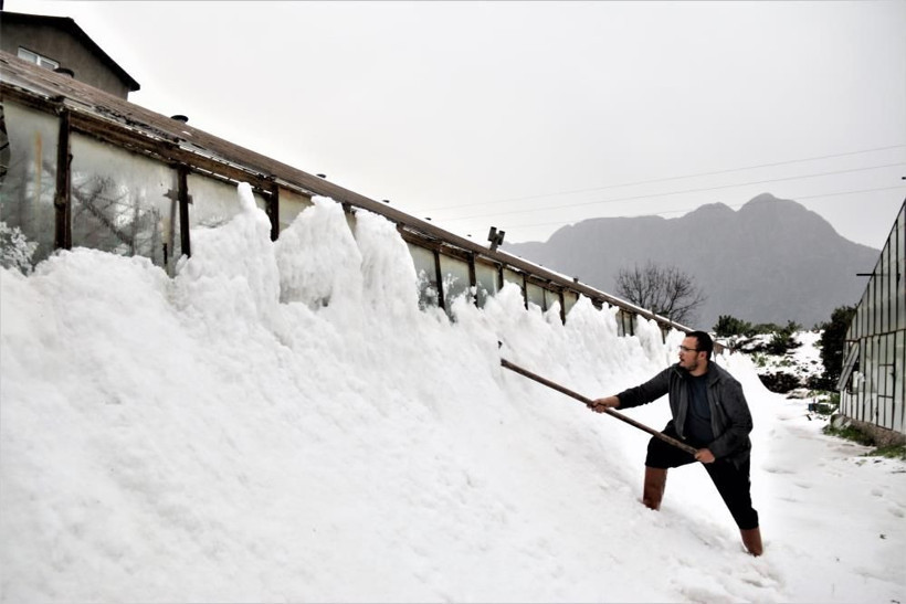 Antalya'da sıradışı meteoroloji olayı! 30 santimetre dolu yağdı inanılmaz görüntüler - Resim: 3