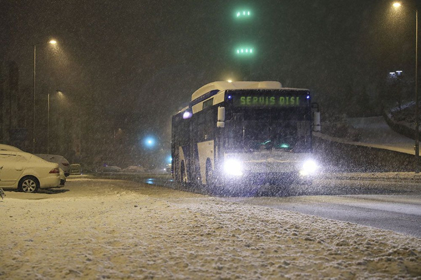 Ankara'da beklenen kar yağışı başladı! Başkentlilere özel araçlarınızla yola çıkmayın çağrısı - Resim: 2