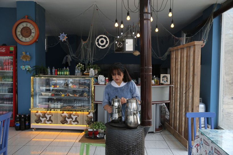 Mardin'de balık restoranı açtı 'balıkçı Azize' konuştu: Bölgede balığı sevdirmek zor oldu - Resim: 2