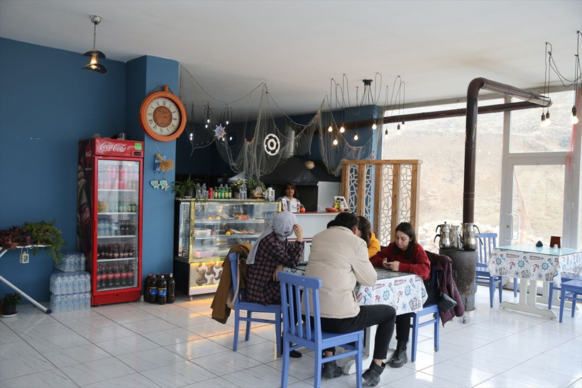 Mardin'de balık restoranı açtı 'balıkçı Azize' konuştu: Bölgede balığı sevdirmek zor oldu - Resim: 4