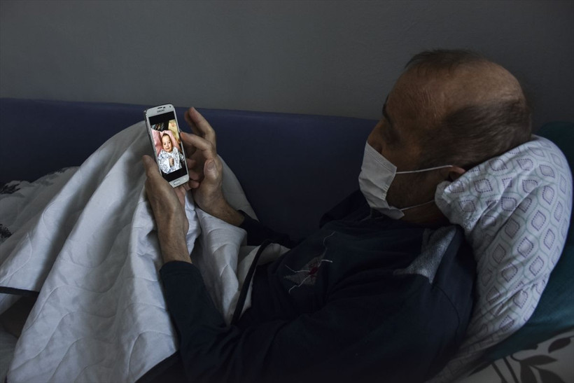 Covid-19 testi 14 aydır pozitif çıkıyor! 'Çok gencin ölümünü gördüm' deyip uyardı - Resim: 2