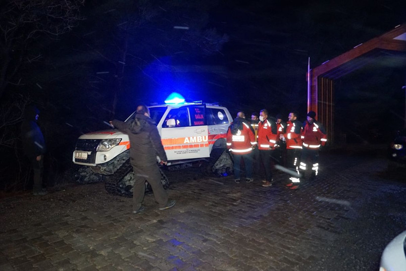 Balıkesir Kazdağları'nda 17 asker kar yağışında mahsur kaldı! 19 saatte ulaşılabildi - Resim: 2