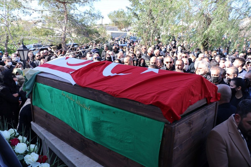 Halil Falyalı Türk ve KKTC bayrakları örtülü tabutla gömüldü! Söylemez Kardeşler Çetesi lideri İstanbul'da sorguda - Resim: 2