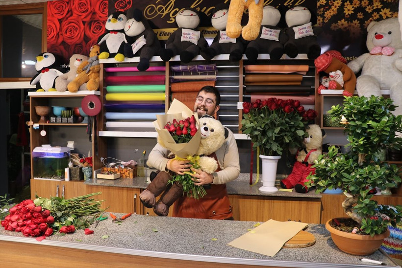 500'den fazla sipariş yağdı! Yazılan notlardan okuyanları duygulandırdı: Diyarbakır Mardin Elazığ Bingöl'de tatlı telaş - Resim: 1