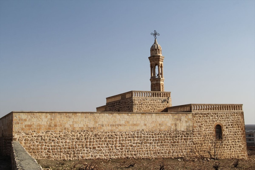 Mardin'de 800 yıllık kilisedeki çanı çalmaya çalışan hırsızlar çıkan ses üzerine kaçtı - Resim: 4
