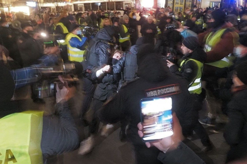 Rusya'da savaş karşıtı protesto düzenlendi! On binlerce kişi katıldı - Resim: 4