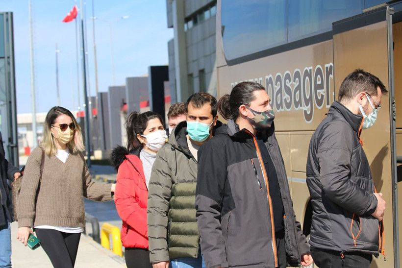 Ukrayna’dan tahliye edilen ilk kafile Türkiye'de! "Büyük savaş var" - Resim: 1