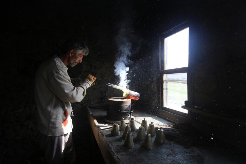 Türkiye'de yalnızca Gümüşhane ve Samsun'da üretiliyor! Hurdalardan yapılıyor: 15 seneye kadar bu iş tükenecek - Resim: 1