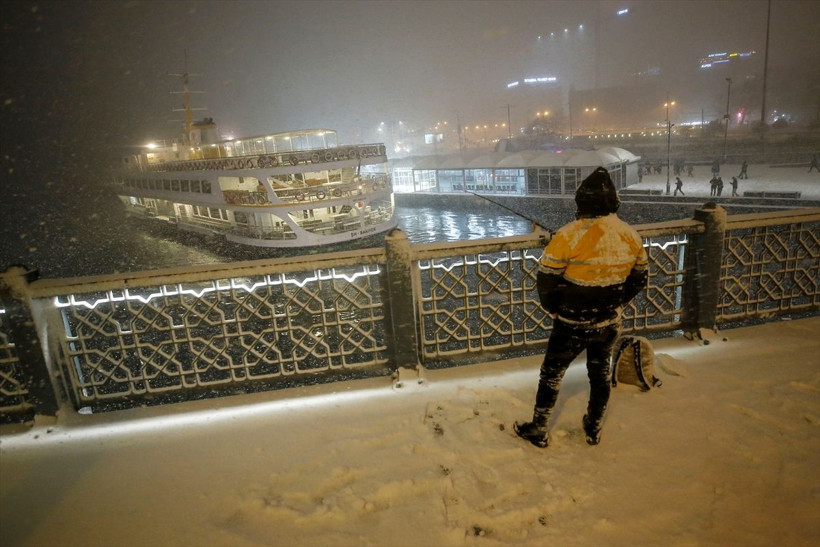 İstanbul'da kar yağışı etkili oldu! Aybar kar fırtınası altında 2 gün daha geçecek - Resim: 2