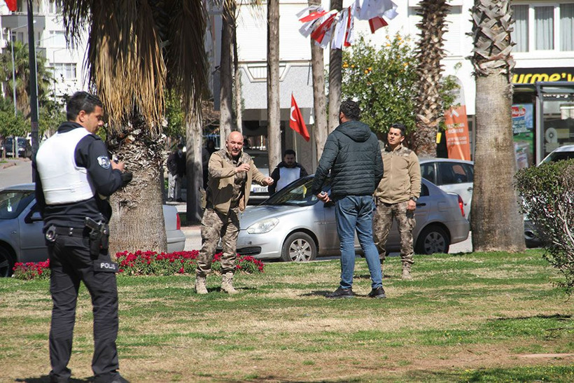 Antalya'da Özel Harekatçı koca parkta polis eşine dehşeti yaşattı! Silahlar patladı çocukları hepsini gördü - Resim: 2