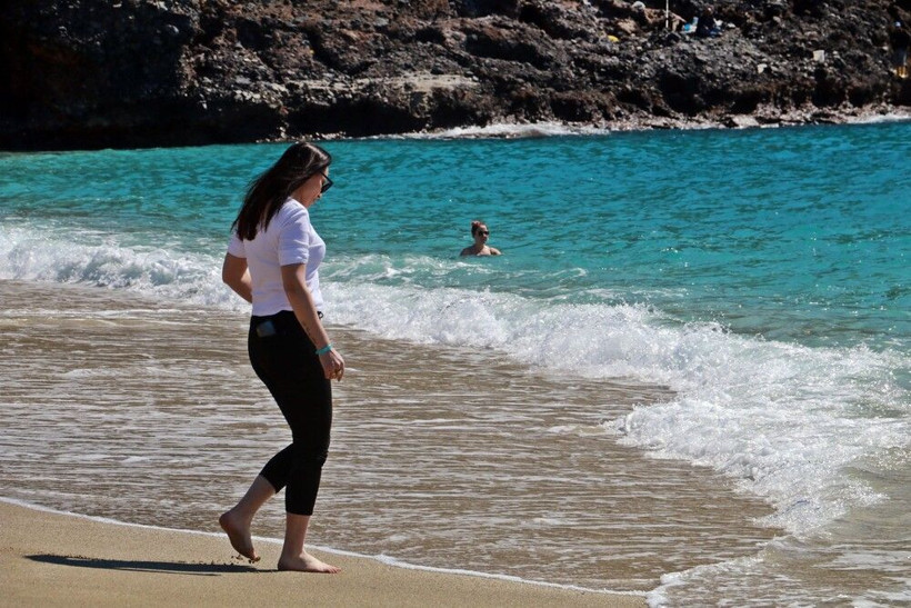 Sıcağı gören Ruslar ve Ukraynalılar akın etti! Antalya'da denizin keyfini çıkardılar: Altın arayan da var - Resim: 3