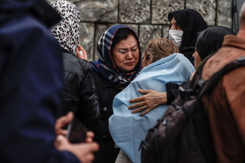 Köpekten kaçarken kamyon çarpan Minik Mahra'nın cenazesi yürekleri dağladı Babası tüm kurumları dava edecek - Resim: 3