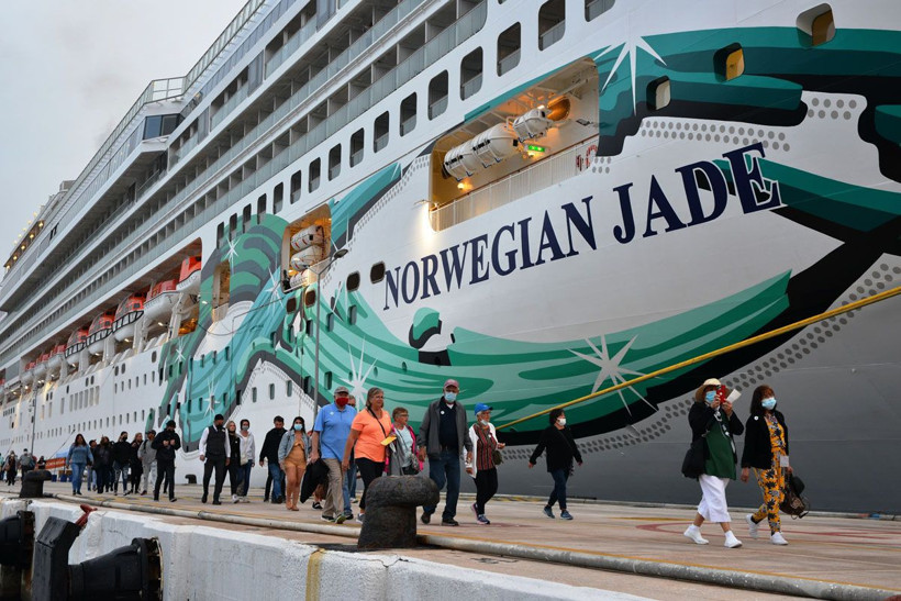 Kuşadası'na iki dev yanaştı! Gemilerden inen 1114 yolcu... - Resim: 2