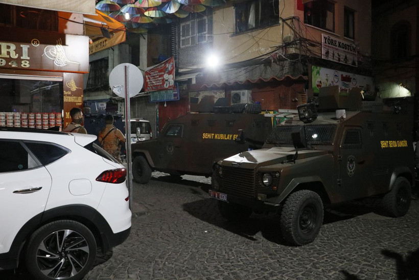 Adana'da canlı bomba paniği! Bekçiler üzerine atlayarak etkisiz hale getirdi - Resim: 4