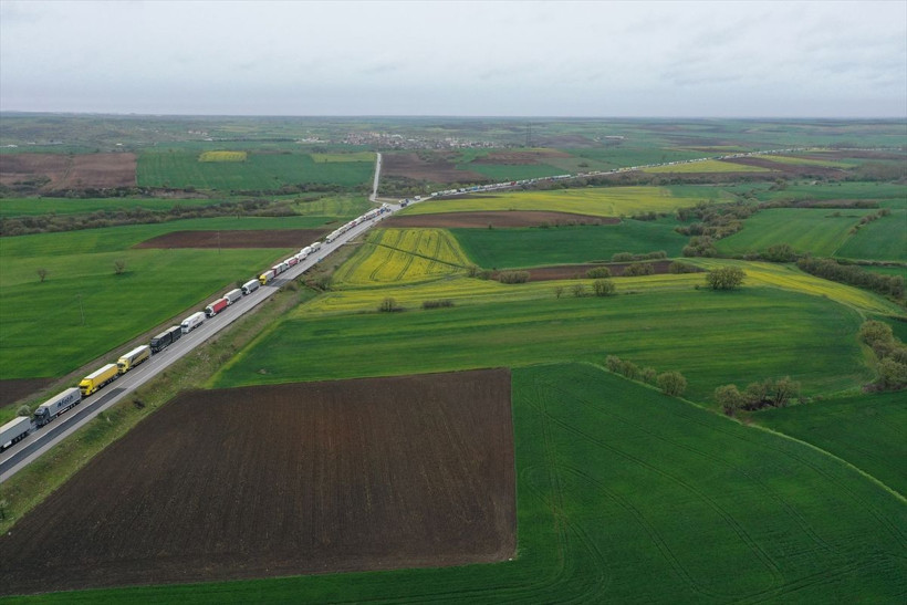 Bulgaristan cevap veremedi Hamzabeyli Sınır Kapısı'nda 20 kilometre TIR kuyruğu oluştu - Resim: 1