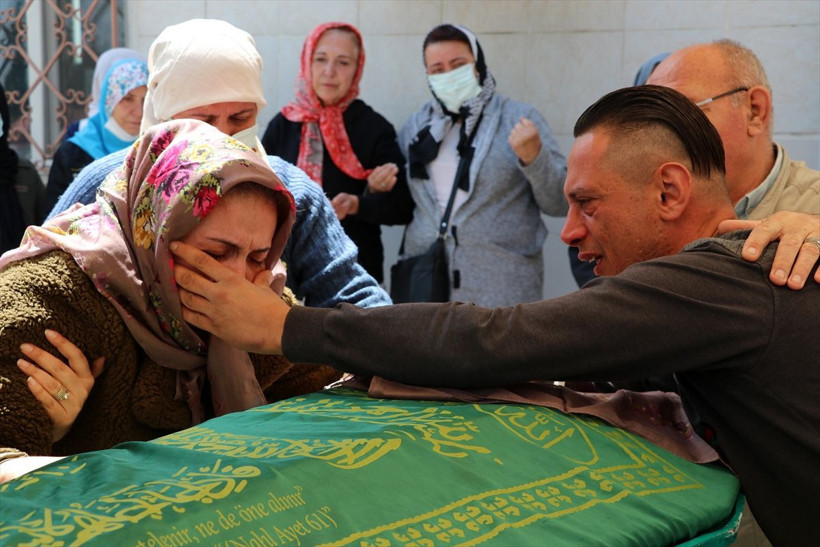 Restoranda yemek yedikten sonra 6 yaşındaki çocuğun gizemli ölümü! Sebebi karnıyarık mı? - Resim: 3