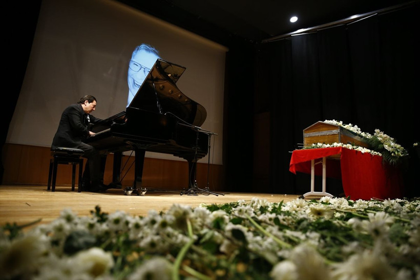 Fazıl Say babasının cenaze töreninde piyano çaldı! Ekrem İmamoğlu detayı şaşırttı - Resim: 4