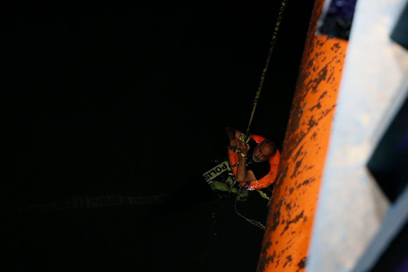 Yasak aşk yaşayan sevgililer köprüden atladı! Kadın öldü, erkek kurtuldu - Resim: 1