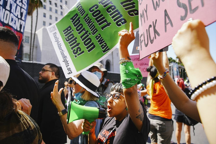 ABD 50 yıllık kürtaj serbestliğini kaldırıyor kadınlar sokağa döküldü: Benim bedenim sloganları - Resim: 2