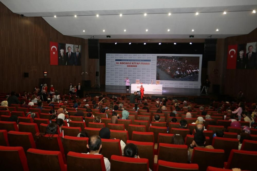 'Kendime uygun bulmadım' diyen Ceyda Düvenci ayrılık haberini açıkladı: İniş çıkışlarım var. - Resim: 1