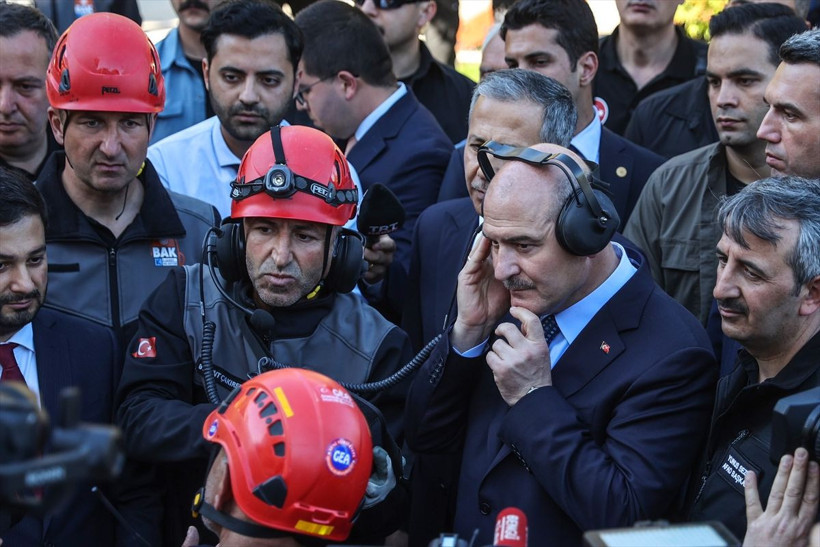 İstanbul Adalar merkezli 7.5 büyüklüğünde depremle sallandı enkaz altında arama yapıldı AFAD'ın tatbikatı gerçek gibiydi - Resim: 1