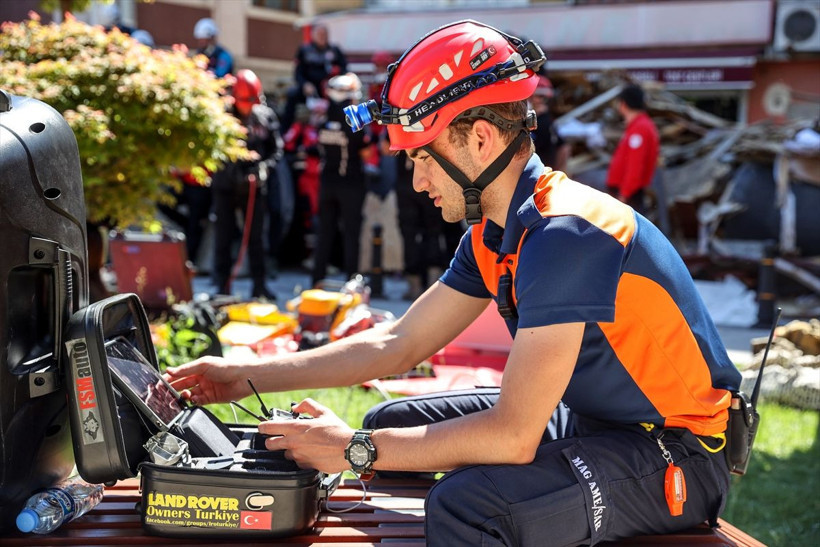 İstanbul Adalar merkezli 7.5 büyüklüğünde depremle sallandı enkaz altında arama yapıldı AFAD'ın tatbikatı gerçek gibiydi - Resim: 3