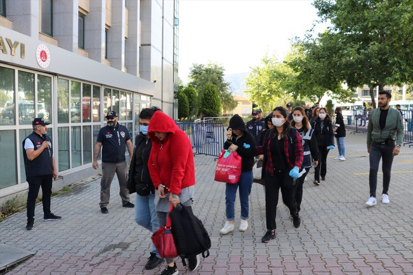 Denizli'de 'eskort' dolandırıcılığı! 'Masaj salonu randevunuzu iptal etmemişsiniz' deyip... - Resim: 1