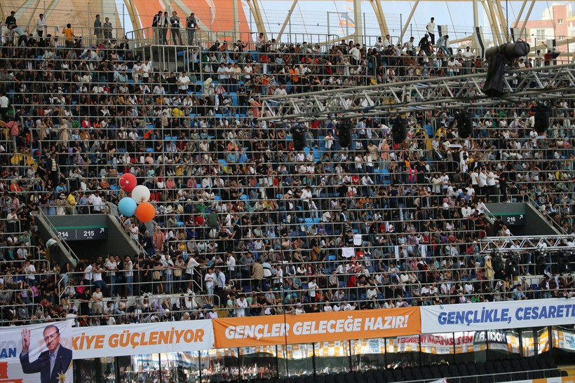 AK Parti gençliği Cumhurbaşkanı Erdoğan'ı bekliyor! 33 bin kişilik stad şimdiden doldu şenlikte neler var - Resim: 1