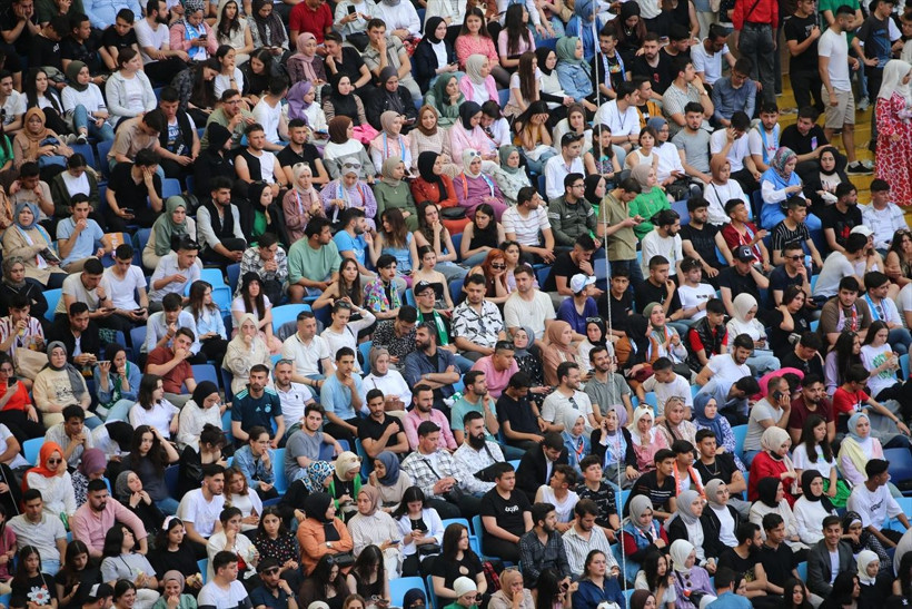 AK Parti gençliği Cumhurbaşkanı Erdoğan'ı bekliyor! 33 bin kişilik stad şimdiden doldu şenlikte neler var - Resim: 3