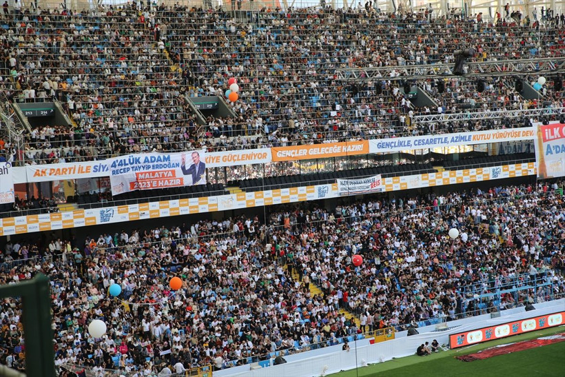 AK Parti gençliği Cumhurbaşkanı Erdoğan'ı bekliyor! 33 bin kişilik stad şimdiden doldu şenlikte neler var - Resim: 4