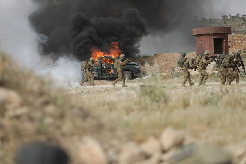 Türkiye'nin Münbiç ve Tel Rıfat operasyonu öncesi 2 bin askerle gövde gösterisi! SMO birlikleri hazır... - Resim: 4