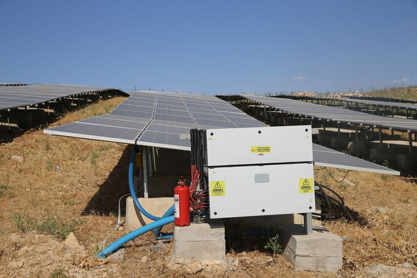 Her ay 1 milyon 250 bin lira para akıyor ot bitmeyen tarlayı güneş enerjisine çevirdi - Resim: 1