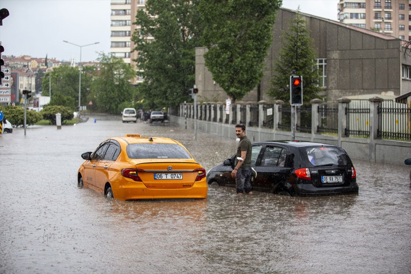 Ankara için saat verildi! Meteoroloji ve AFAD'dan sonra valilikten acil uyarı sağanak ve sel... - Resim: 1