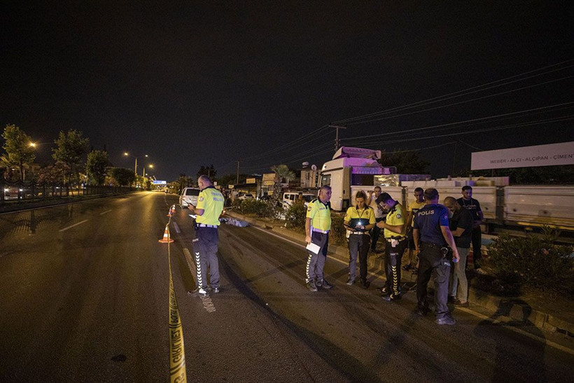 Antalya'da motosiklet kazasında 3 kişi öldü! Gencin kopan dili 25 metre uzağa fırladı - Resim: 1